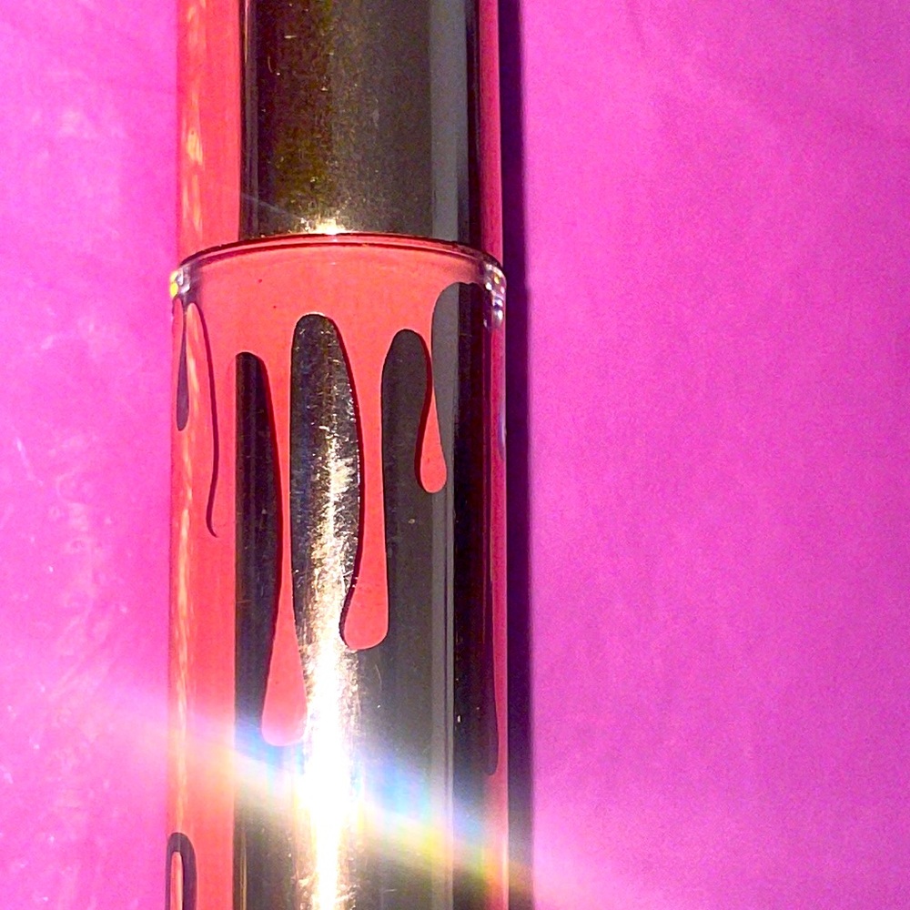 Lipstick - Picture 2 of 3